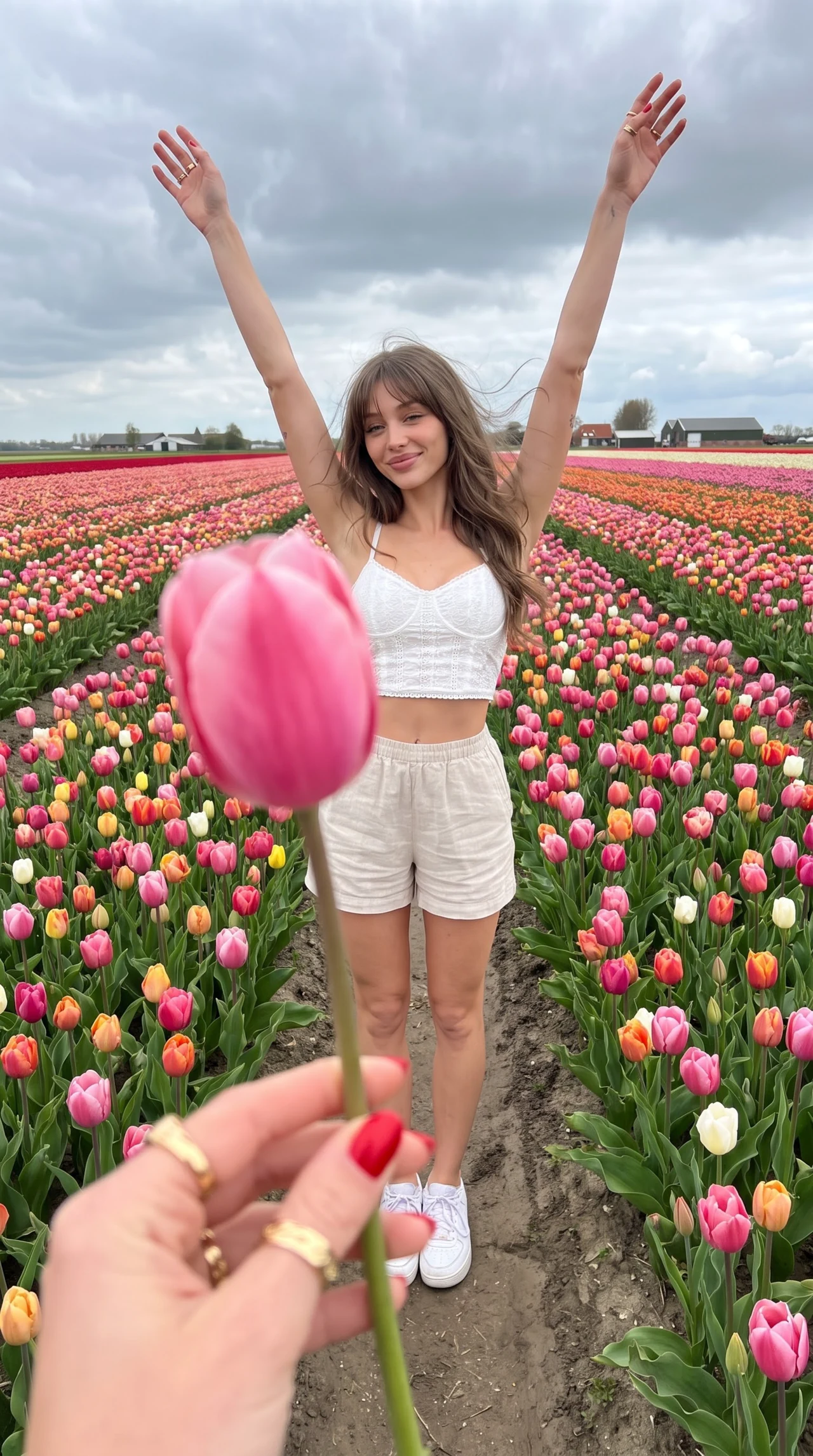 Ты можешь сделать такое же в пару кликов🌷 Жми «Повторить» 🔄 Загрузи своё фото — внешность…