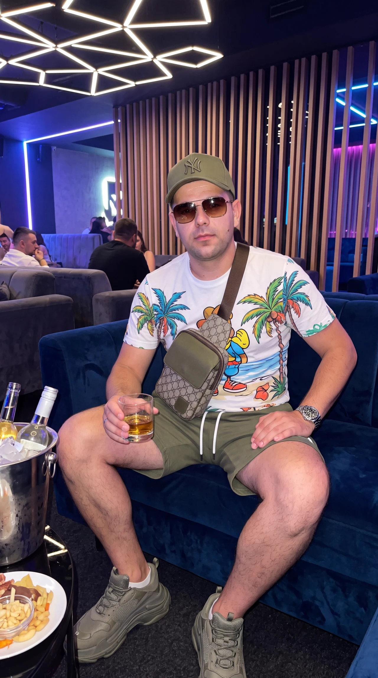 Готовый шаблон 🇷🇺 Просто нажмите повторить 🔄 загрузите свою фотографию, все остальное сде…