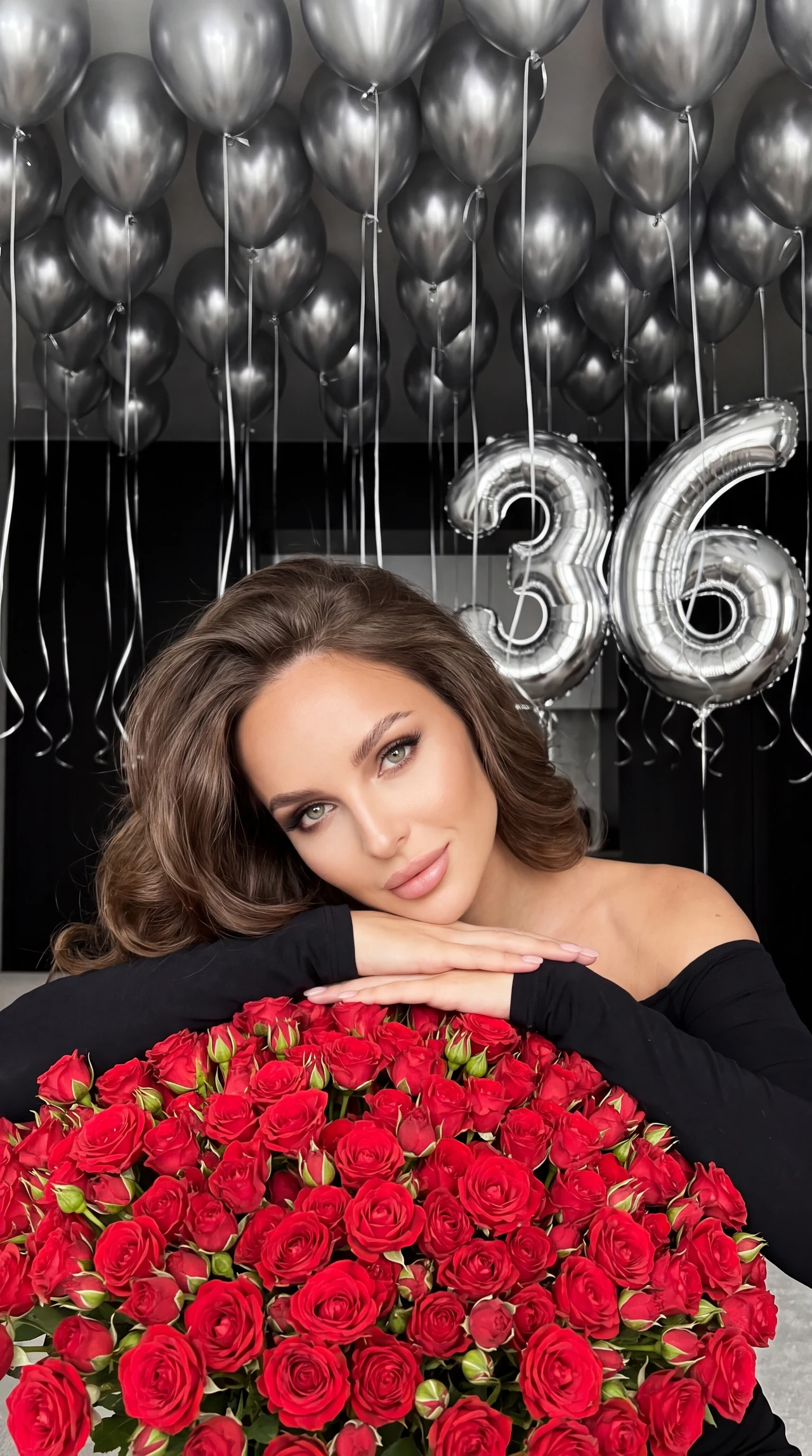 День рождения 🎂 Нажмите 🔁 чтобы повторить, возраст можно поменять в настройках шаблона