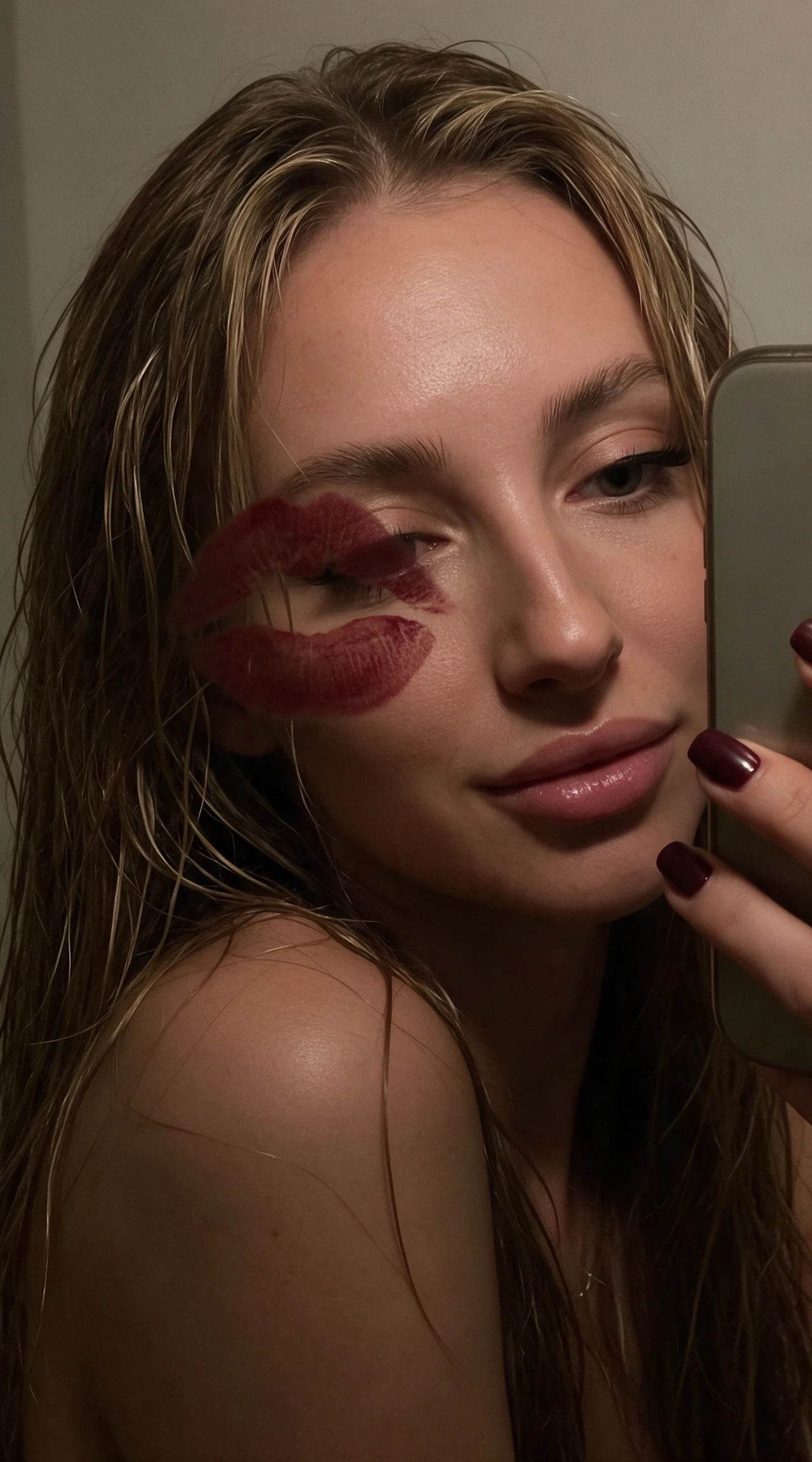 💋💋💋Фото после душа с поцелуем на зеркале