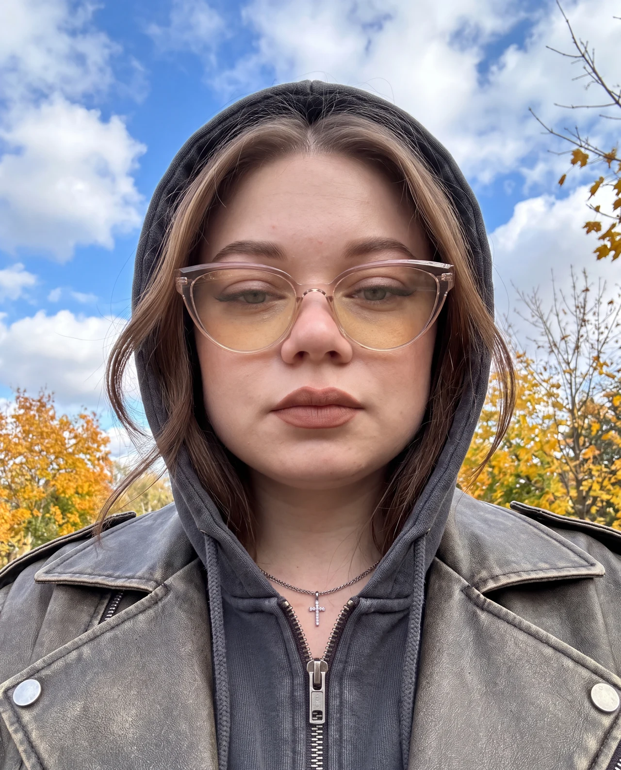 Твоё лицо. Осеннее настроение. Совсем другая реальность. 🍂🤎 Повторишь?