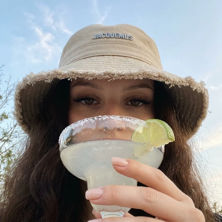 🍸